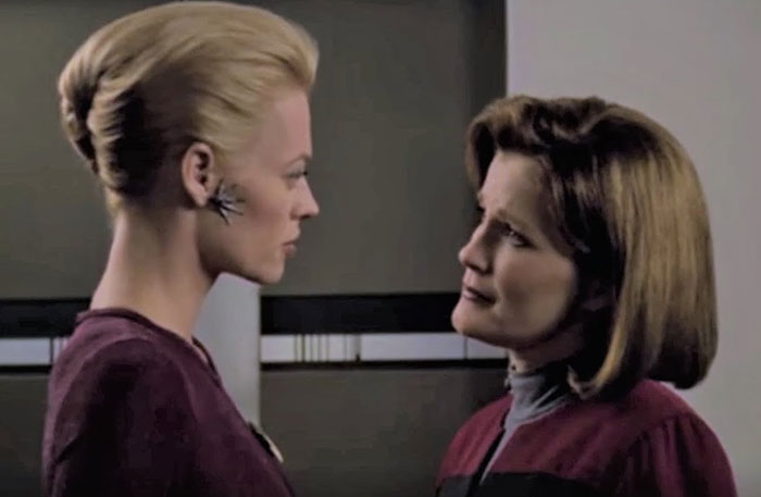 Jeri Ryan vs Kate Mulgrew