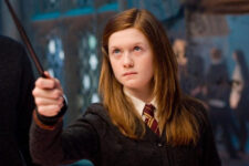 She Played 'Ginny Weasley' In Harry Potter. See Bonnie Wright Now At 31.