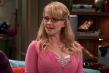 She Played 'Bernadette' On The Big Bang Theory. See Melissa Rauch Now At 42.