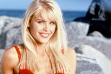 She Played ‘Neely’ on Baywatch. See Gena Lee Nolin Now At 50.