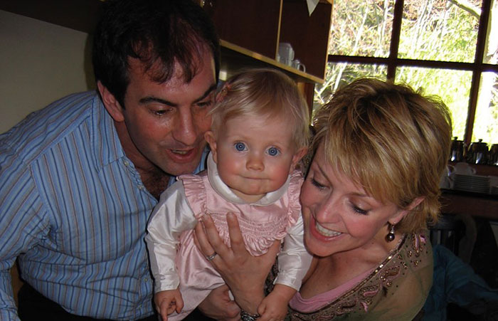 Amanda Tapping husband and daughter