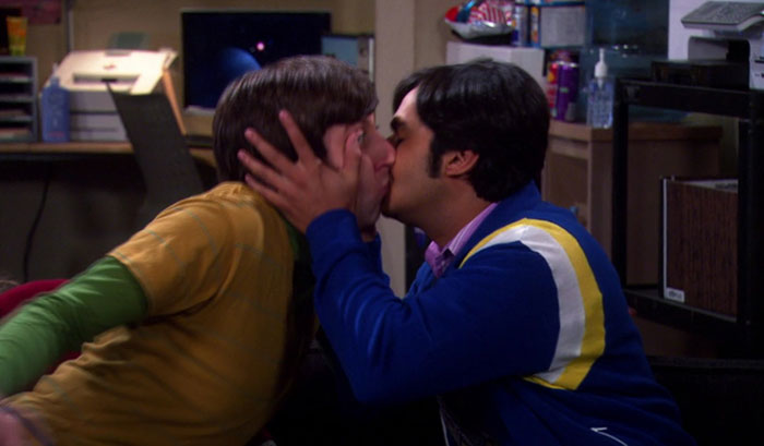 The Big Bang Theory - Raj Kisses Howard